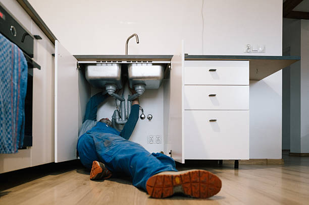 Professional Emergency Plumber technician working in East Berlin, PA